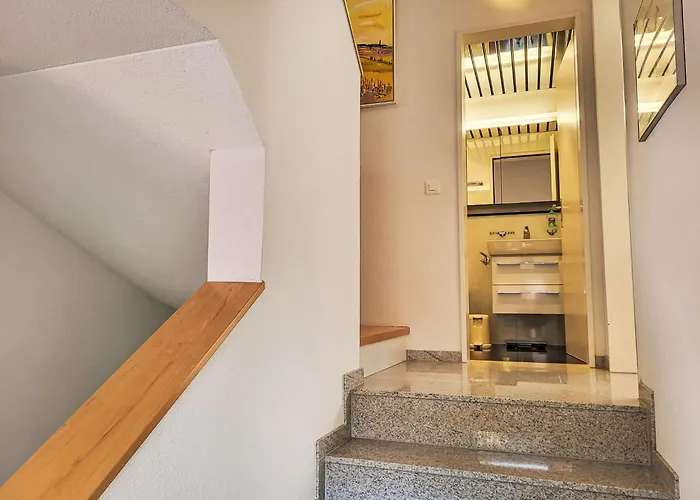 Апартаменты La Perla By Interhome